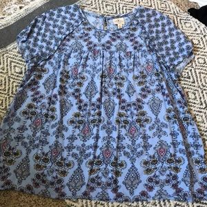 Super cute blue top!